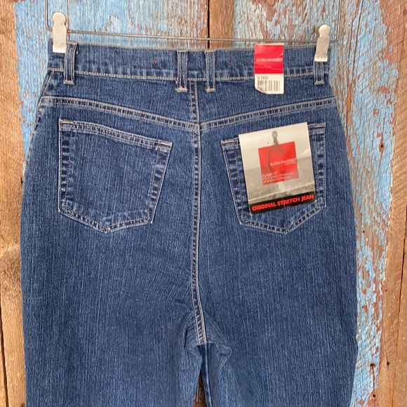 Gloria Vanderbilt Classic Fit High Waist Jean - Picture 5 of 6